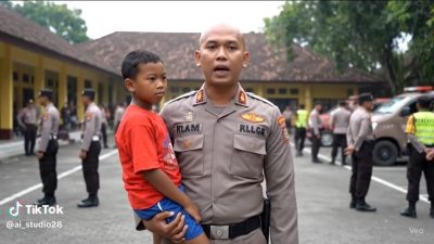 Tangkapan layar video polisi tangkap anak main ponsel. Foto ist